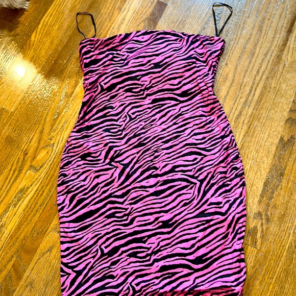 Brand new strapless body con - Picture 1 of 1